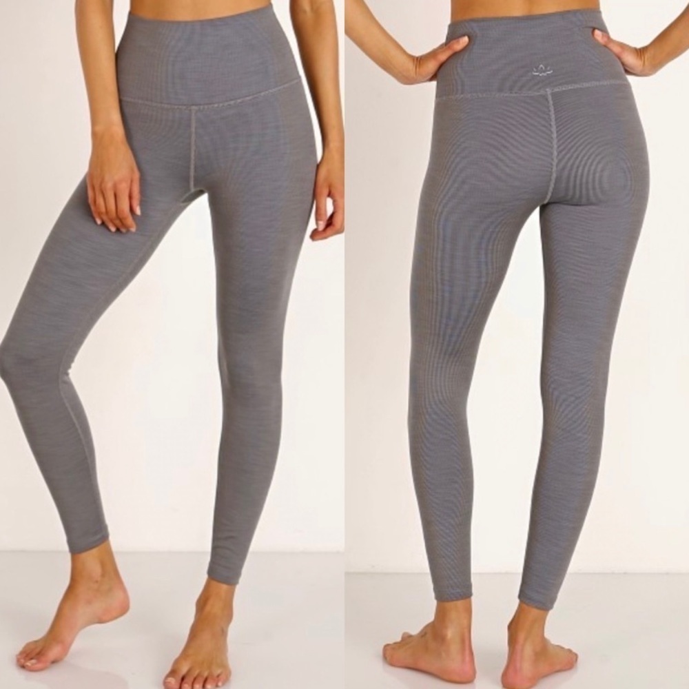 NWT Beyond Yoga Heather Ribbed High Waisted Leggings in Grey